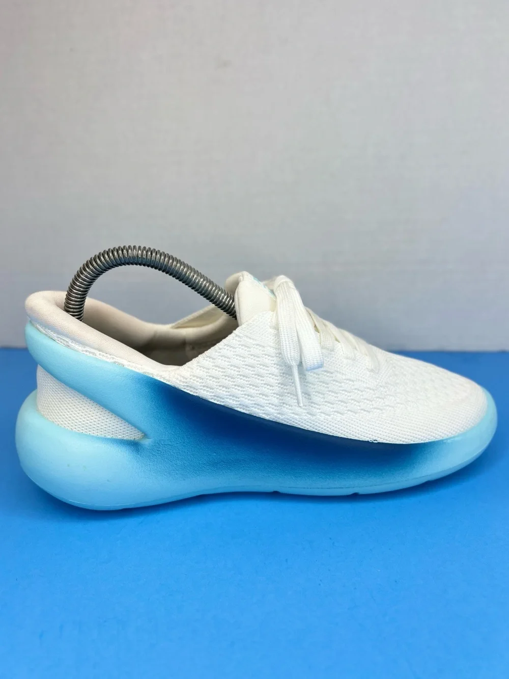 Kizik Roamer Womens Hands Free Sneakers White/Glacier Sz 6.5M XLNT Condition